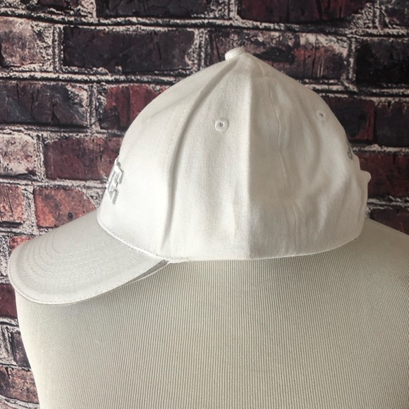 NWOT Saddleback Church HOPE Embroidered Velcro White and Grey Hat - Picture 2 of 9